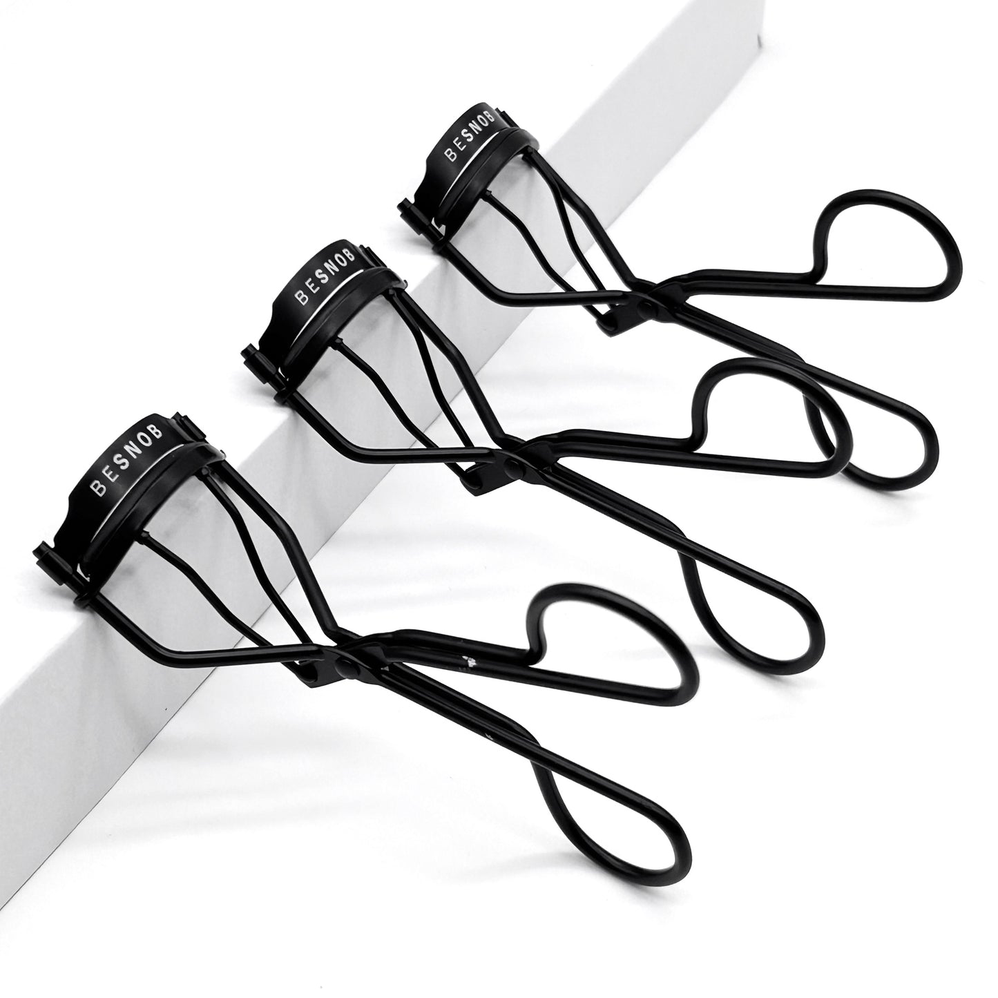 EYELASH CURLER